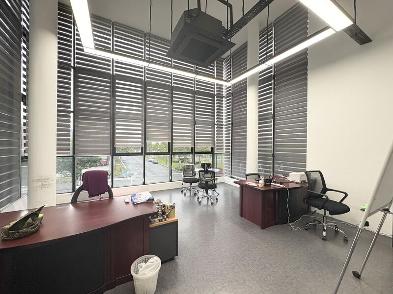 Factory for Rent in Taman Perniagaan Setia (Johor Bahru) - Freedom Lam - Lobby - PropertyGuru.com.my