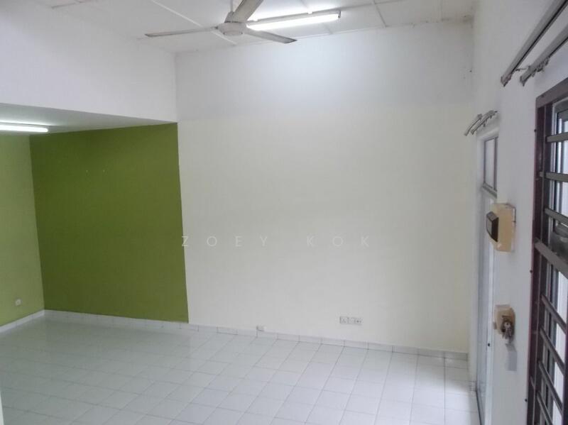 1.5-storey Terraced House for Sale in Taman Setia Indah (Tebrau) - Zoey Kok - Living Room - PropertyGuru.com.my
