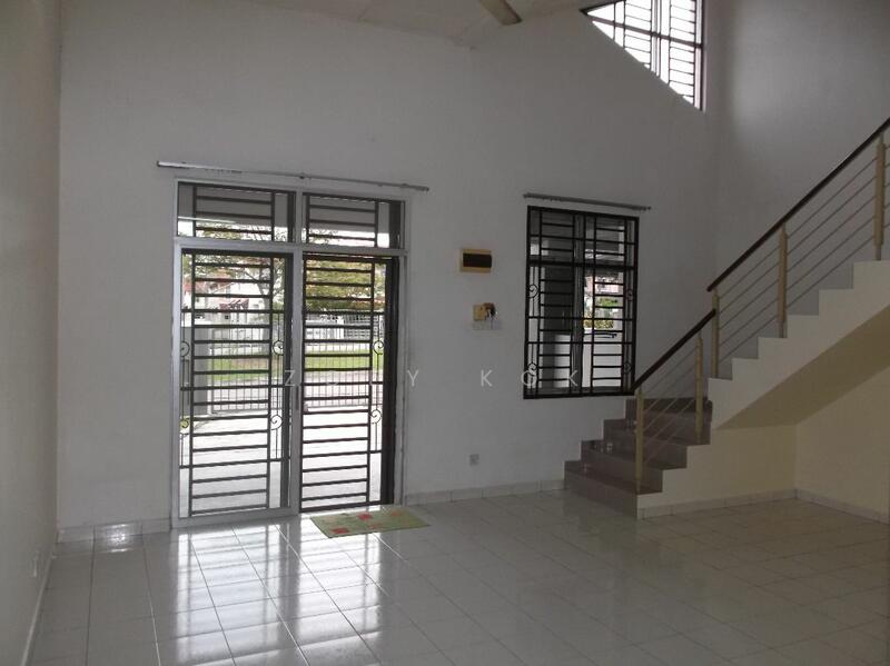 1.5-storey Terraced House for Sale in Setia Indah (Ulu Tiram) - Zoey Kok - Living Room - PropertyGuru.com.my