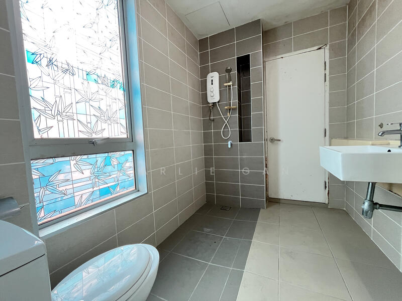 Terraced House for Sale in Bandar Saujana Putra (Tanjong Duabelas) - Charlie Gan - Bathroom - PropertyGuru.com.my