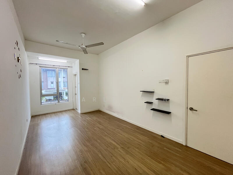 Terraced House for Sale in Bandar Saujana Putra (Tanjong Duabelas) - Charlie Gan - Living Room - PropertyGuru.com.my