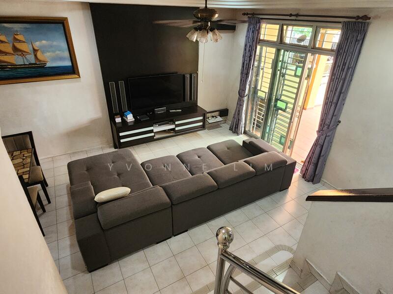 2-storey Terraced House for Rent in Taman Mount Austin (Tebrau) - Yvonne Lim - Living Room - PropertyGuru.com.my