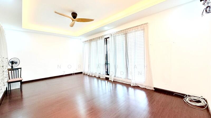 2-storey Terraced House for Sale in Taman Bukit Subang (Shah Alam) - NORFADILAH ZAINUDDIN - Living Room - PropertyGuru.com.my