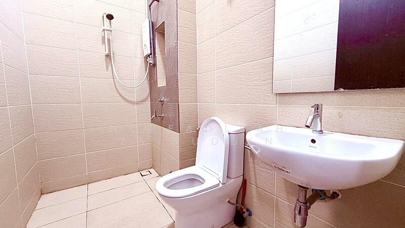 2-storey Terraced House for Sale in Taman Bukit Subang (Shah Alam) - NORFADILAH ZAINUDDIN - Bathroom - PropertyGuru.com.my