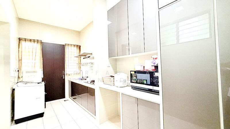 2-storey Terraced House for Sale in Taman Bukit Subang (Shah Alam) - NORFADILAH ZAINUDDIN - Kitchen - PropertyGuru.com.my