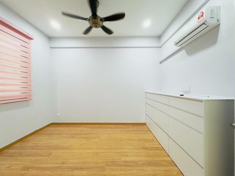 Condominium for Sale at Lake Point Residence - Afiqah . - Bedroom - PropertyGuru.com.my