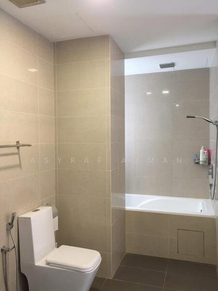 Zero-Lot Bungalow for Rent in Lakefront Villa (Cyberjaya) - Asyraf Azman - Bathroom - PropertyGuru.com.my