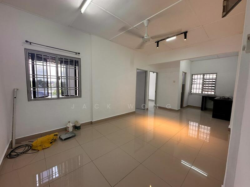 Flat for Sale at Pangsapuri Jentayu @ Kangkar Pulai - Jack Wong - Living Room - PropertyGuru.com.my