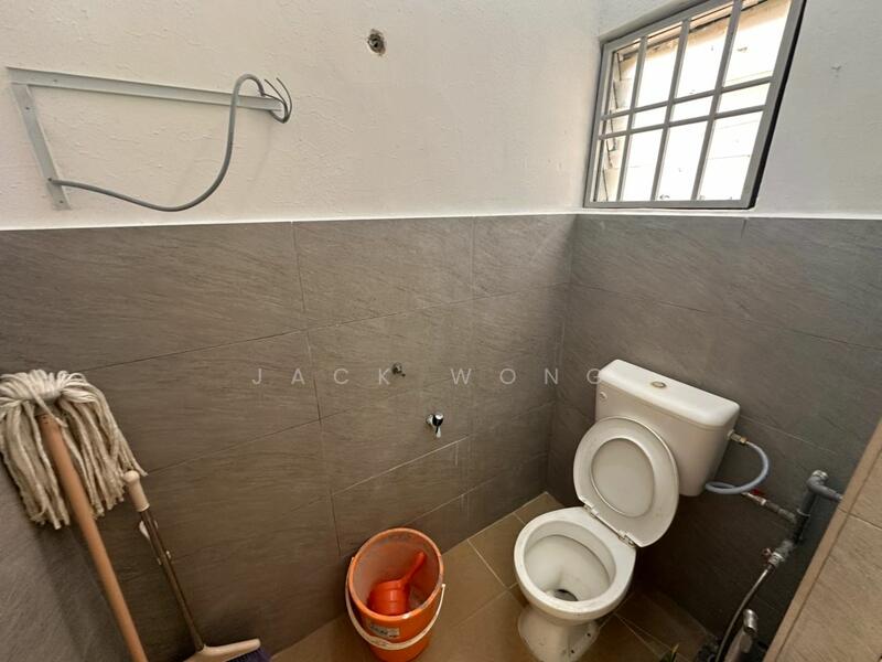 Flat for Sale at Pangsapuri Jentayu @ Kangkar Pulai - Jack Wong - Bathroom - PropertyGuru.com.my