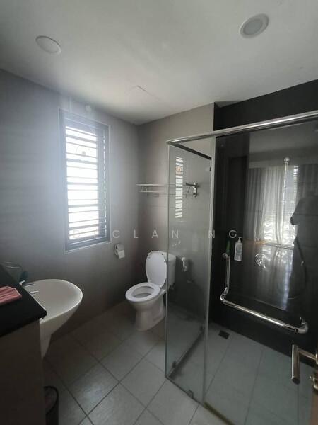 Fully Furnished 3 Storey Semi - D at Jalan Bayu 1, Batu Ferringhi untuk Untuk Disewa - RM 4,000 /bulan, Feb 2026 - Bathroom - PropertyGuru.com.my