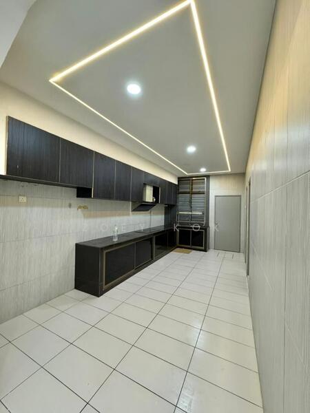 2-storey Terraced House for Sale in Taman Bestari Indah (Ulu Tiram) - Zoey Kok - Kitchen - PropertyGuru.com.my