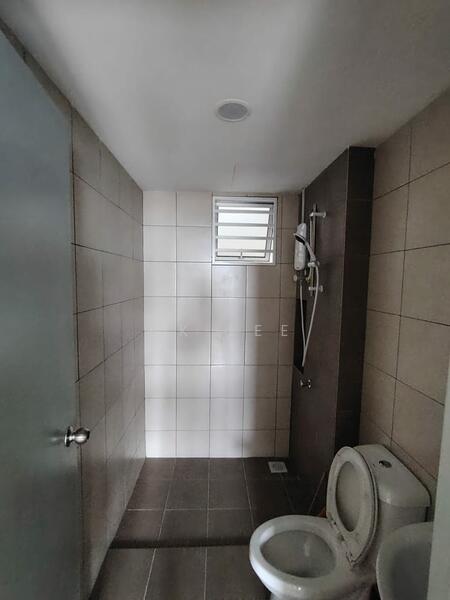 Condominium for Rent at EdgeWood Residences @ SkySanctuary - CK Lee - Bathroom - PropertyGuru.com.my