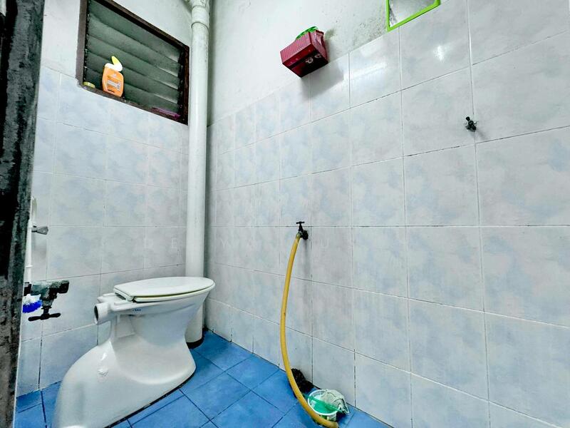 Taman Sinaran untuk Untuk Dijual - RM 150,000, Feb 2026 - Bathroom - PropertyGuru.com.my