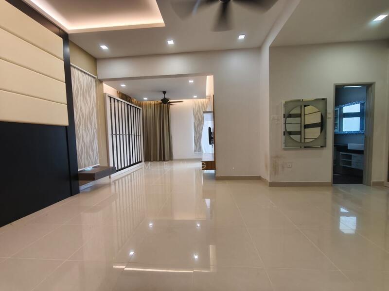 Cluster House for Sale in Tebrau (Johor) - Meng . - Living Room - PropertyGuru.com.my
