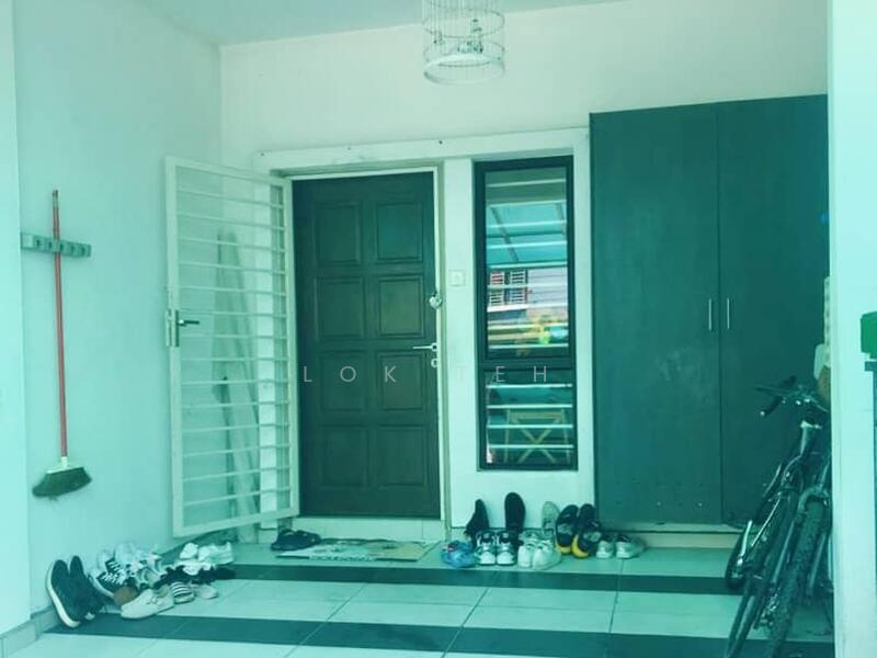 Townhouse for Sale in Bandar Bukit Puchong 2 (Puchong) - Lok Teh - Entrance - PropertyGuru.com.my