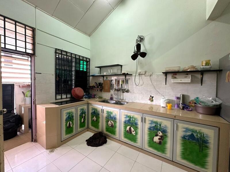 1.5-storey Terraced House for Sale in Taman Puteri Wangsa (Ulu Tiram) - CS Tan - Kitchen - PropertyGuru.com.my
