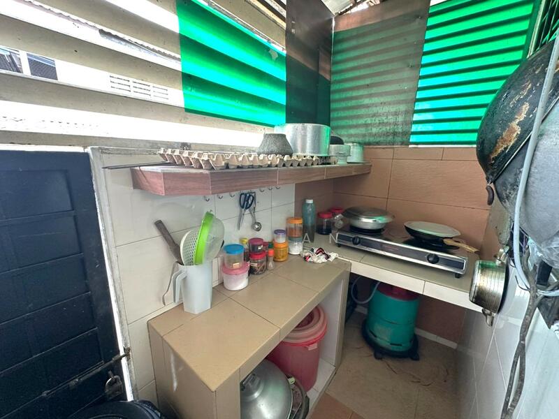 1.5-storey Terraced House for Sale in Taman Puteri Wangsa (Ulu Tiram) - CS Tan - Kitchen - PropertyGuru.com.my