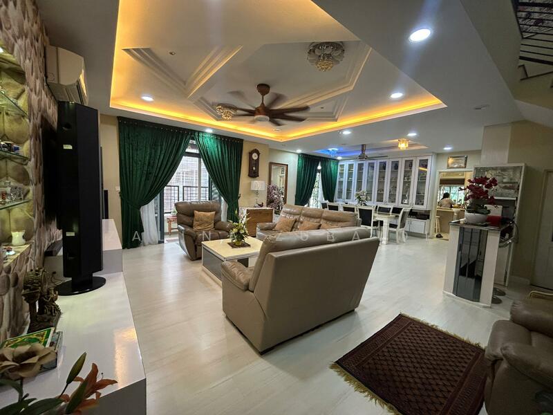 2-storey Terraced House for Sale in Denai Alam (Shah Alam) - Zalina Zubaidi - Living Room - PropertyGuru.com.my