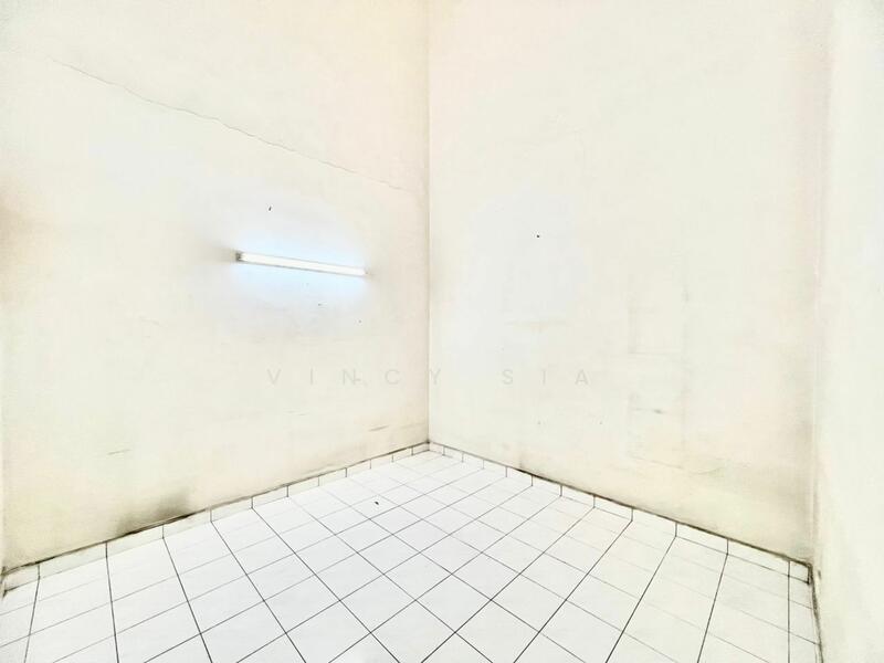 1-storey Terraced House for Sale in Taman Molek (Johor Bahru) - Vincy Sia - Interior - PropertyGuru.com.my