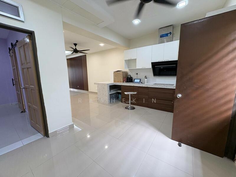 2-storey Terraced House for Sale in Taman Pelangi Semenyih 2 (Beranang) - Nurashekin . - Kitchen - PropertyGuru.com.my