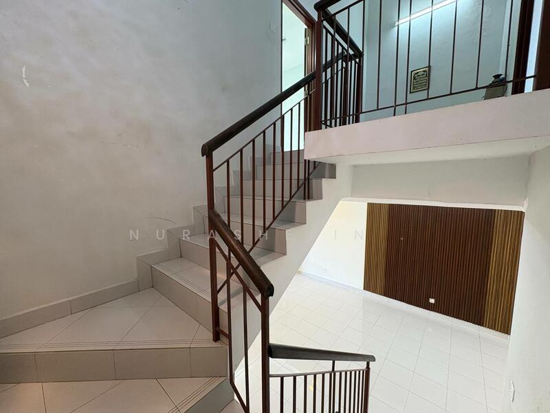 2-storey Terraced House for Sale in Taman Pelangi Semenyih 2 (Beranang) - Nurashekin . - Interior - PropertyGuru.com.my