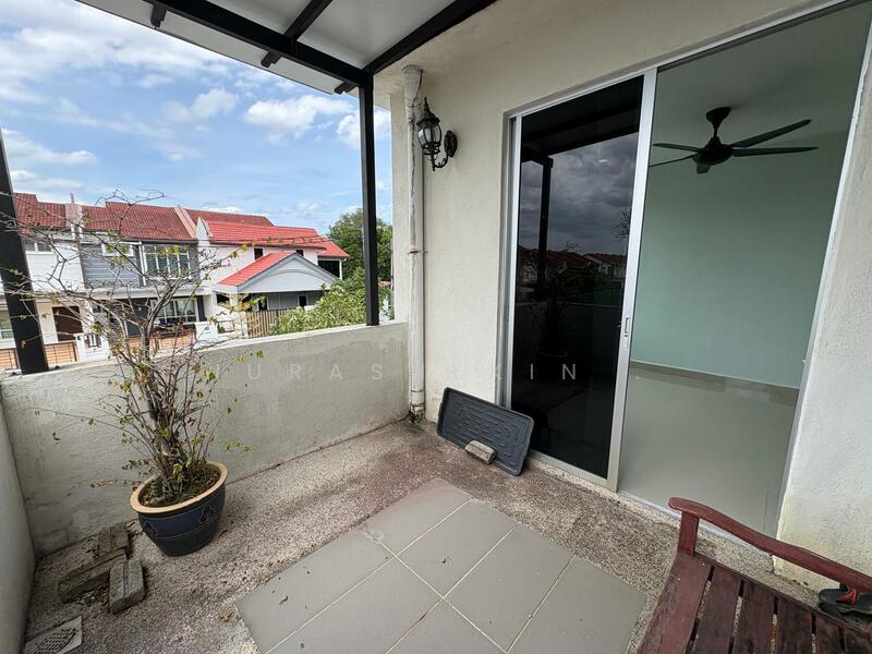 2-storey Terraced House for Sale in Taman Pelangi Semenyih 2 (Beranang) - Nurashekin . - Balcony - PropertyGuru.com.my