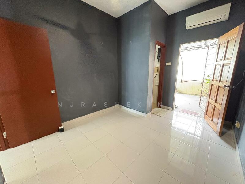 2-storey Terraced House for Sale in Taman Pelangi Semenyih 2 (Beranang) - Nurashekin . - Interior - PropertyGuru.com.my