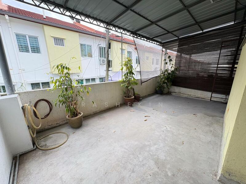 2-storey Terraced House for Sale in Taman Pelangi Semenyih 2 (Beranang) - Nurashekin . - Balcony - PropertyGuru.com.my