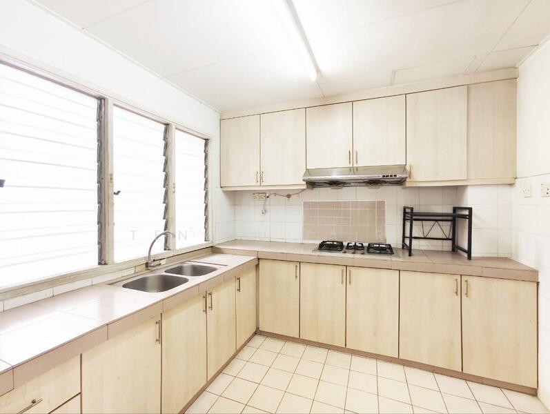 2-storey Terraced House for Sale in Subang Jaya (Selangor) - Tengku Zairi - Kitchen - PropertyGuru.com.my