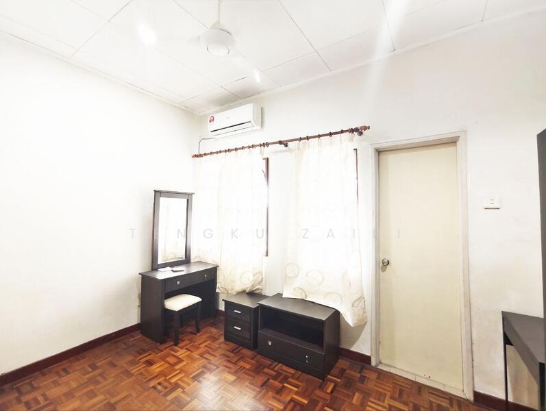 2-storey Terraced House for Sale in Subang Jaya (Selangor) - Tengku Zairi - Bedroom - PropertyGuru.com.my