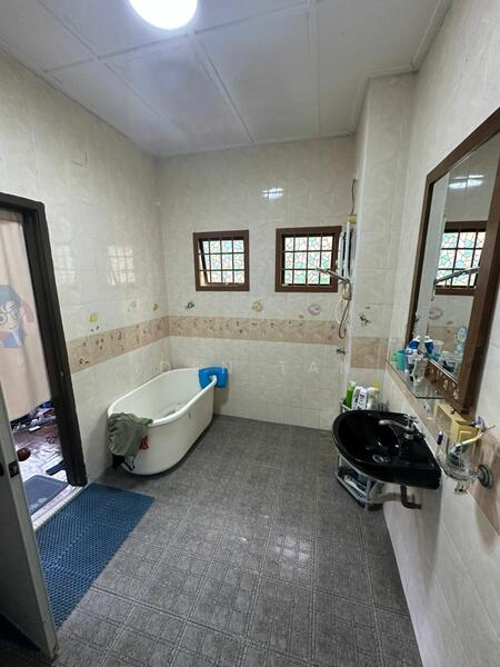 2-storey Terraced House for Sale in Taman Pelangi Indah (Ulu Tiram) - Iden Tan - Bathroom - PropertyGuru.com.my