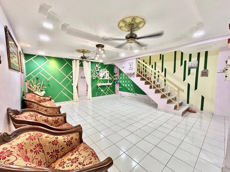 2-storey Terraced House for Sale in Puncak Alam (Selangor) - NORFADILAH ZAINUDDIN - Living Room - PropertyGuru.com.my
