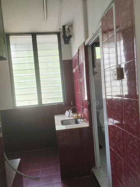 Seksyen 4 Wangsa Maju Flat Block A untuk Untuk Dijual - RM 250,000, Feb 2026 - Kitchen - PropertyGuru.com.my