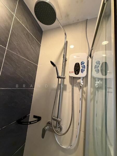 Condominium for Rent at Bay Point @ Country Garden Danga Bay - Brandon Ding - Bathroom - PropertyGuru.com.my