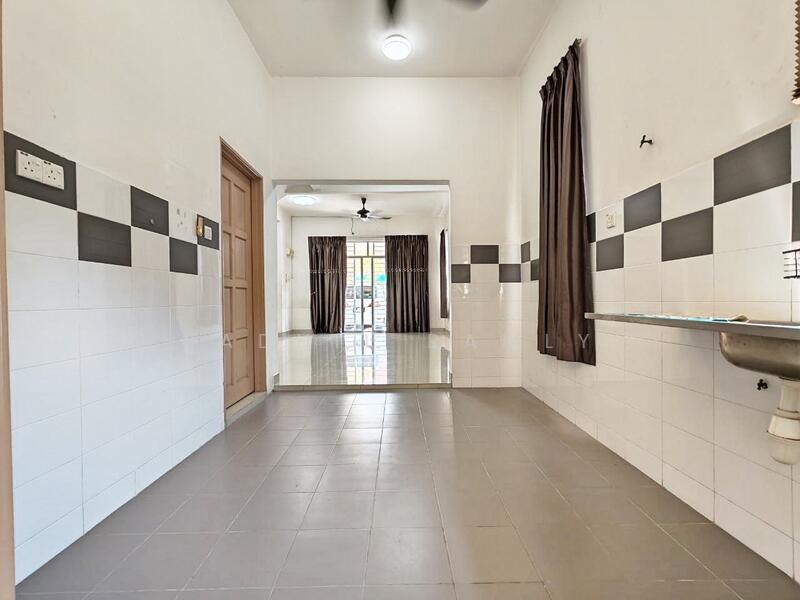 Terraced House for Sale in Sungai Buloh (Selangor) - Fadhil Ramly - Kitchen - PropertyGuru.com.my