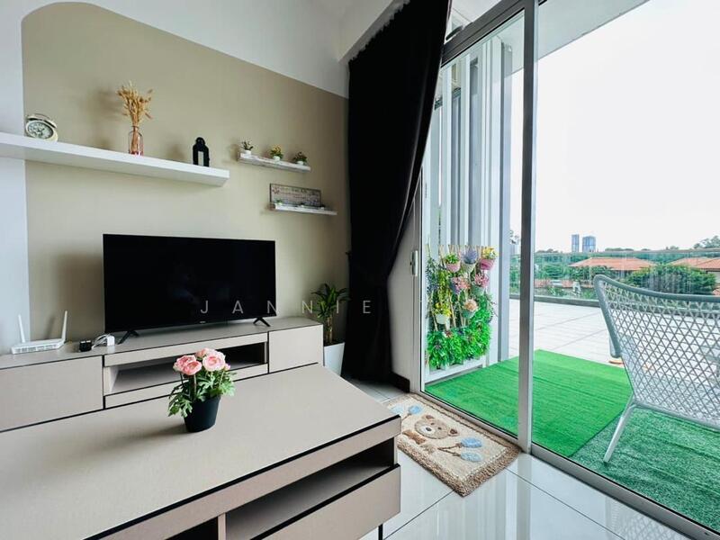 Paragon Residences @ Straits View untuk Untuk Dijual - RM 700,000, Feb 2026 - Living Room - PropertyGuru.com.my