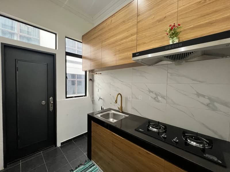 2-storey Terraced House for Sale in Eco Grandeur (Puncak Alam) - Zaidi Idris - Kitchen - PropertyGuru.com.my