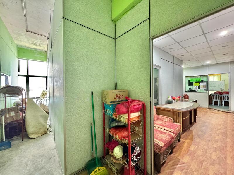Shop / Office for Sale in Batu Pahat (Johor) - Saedah Napisah - Interior - PropertyGuru.com.my