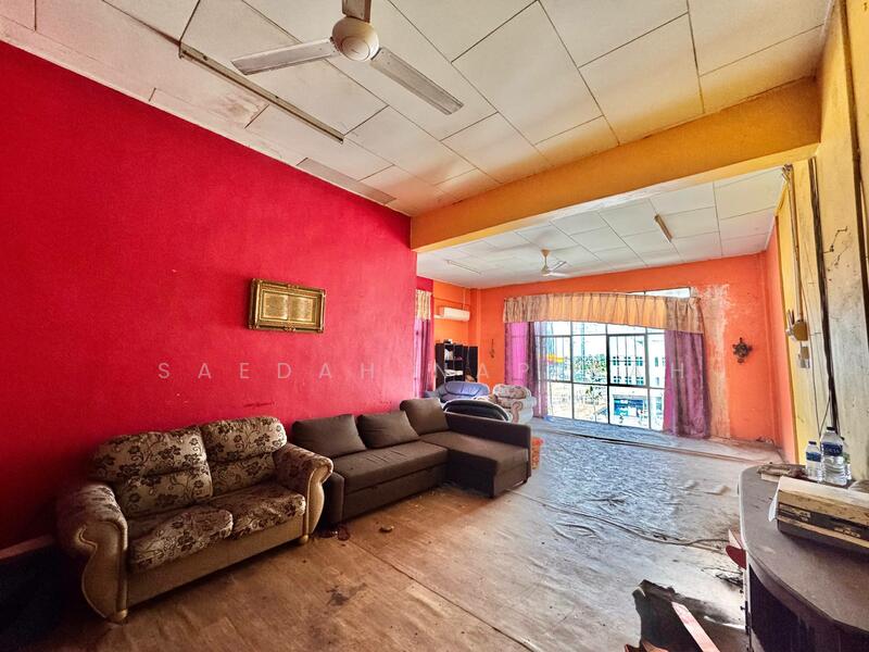 Shop / Office for Sale in Batu Pahat (Johor) - Saedah Napisah - Living Room - PropertyGuru.com.my