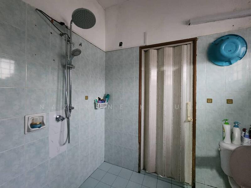 Semi-Detached House for Sale in Ukay Perdana (Ulu Kelang) - Nazerene Kurung - Bathroom - PropertyGuru.com.my