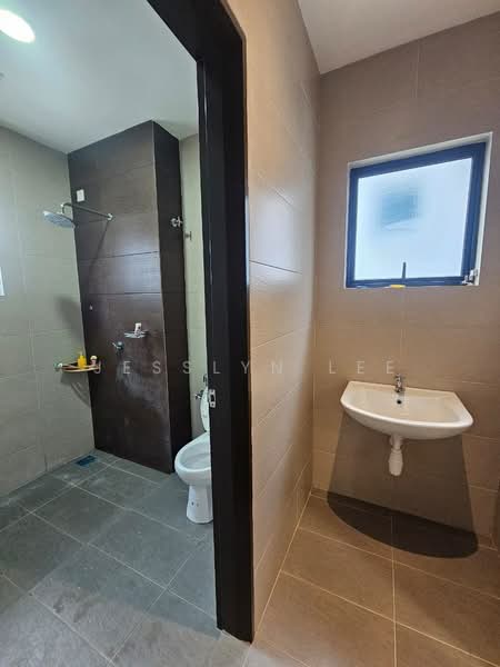 Semi-Detached House for Sale in Kajang (Selangor) - Jesslyn Lee - Bathroom - PropertyGuru.com.my