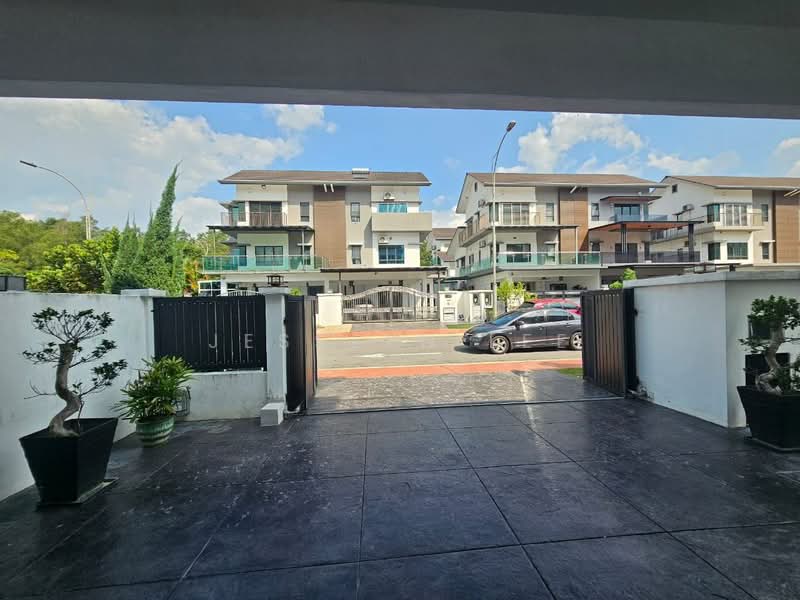 Rumah Berkembar untuk Dijual di Kajang (Selangor) - Jesslyn Lee - Exterior - PropertyGuru.com.my