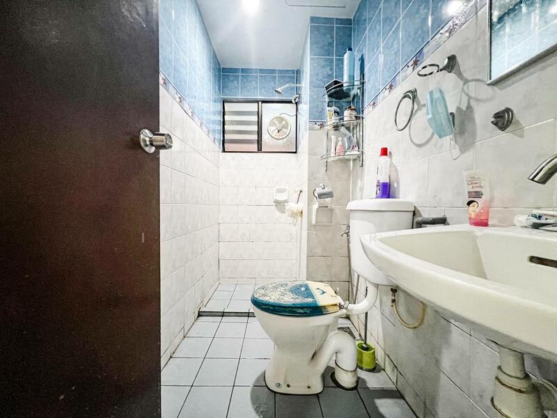 Apartment for Sale at Pangsapuri Permata - Ilman Nahri - Bathroom - PropertyGuru.com.my