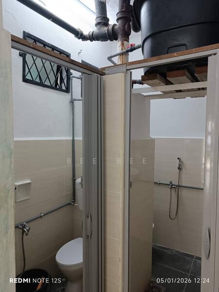Shop / Office for Rent in Johor Bahru (Johor) - Bee Bee - Bathroom - PropertyGuru.com.my