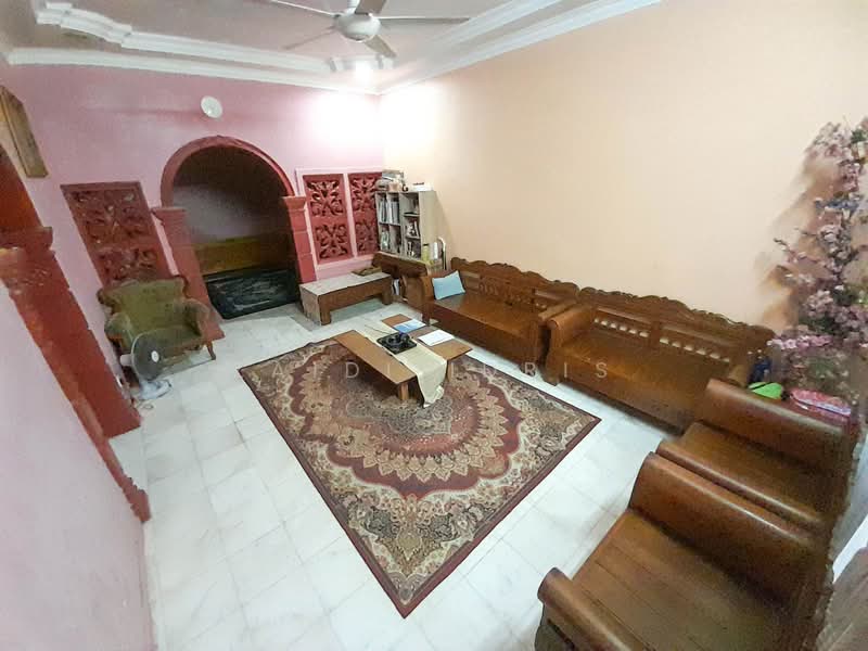 Semi-Detached House for Sale in Sepang (Selangor) - Zaidi Idris - Living Room - PropertyGuru.com.my