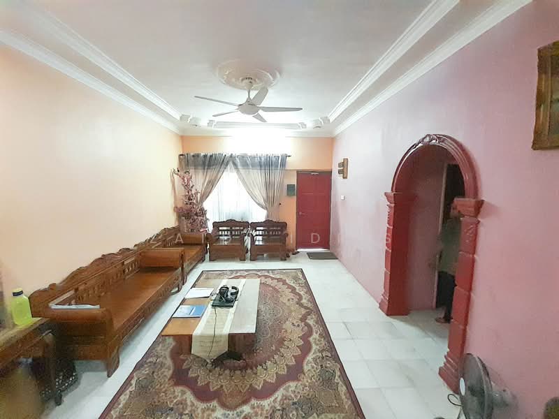 Semi-Detached House for Sale in Sepang (Selangor) - Zaidi Idris - Living Room - PropertyGuru.com.my