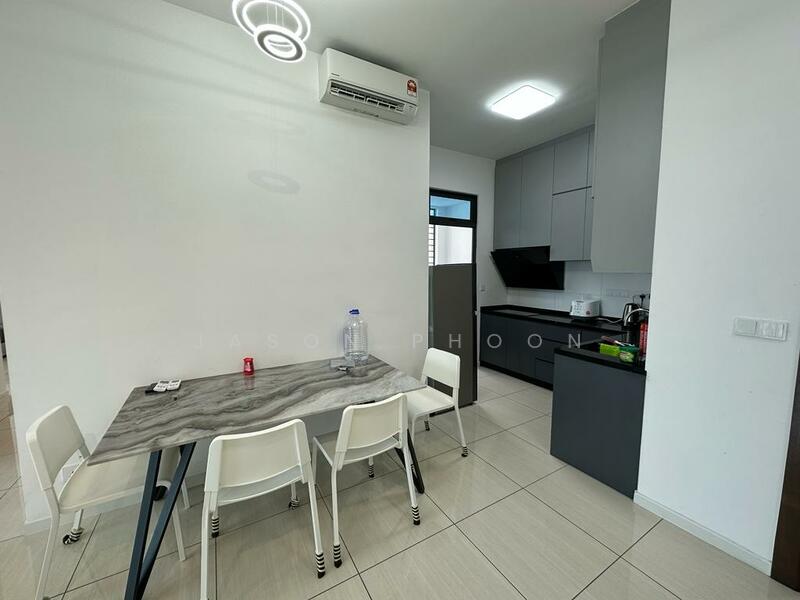 Queens Residences Q1 @ Queens Waterfront untuk Untuk Disewa - RM 3,000 /bulan, Feb 2026 - Kitchen - PropertyGuru.com.my
