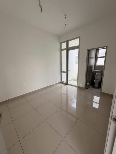Rumah Teres 2 Tingkat untuk Dijual di Amverton Hills (Sungai Buloh) - Eugene Yap - PropertyGuru.com.my