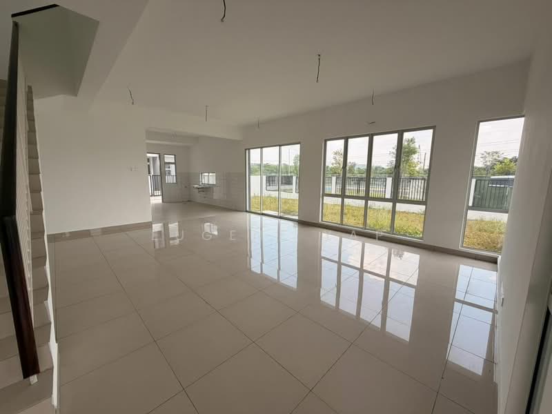 Rumah Teres 2 Tingkat untuk Dijual di Amverton Hills (Sungai Buloh) - Eugene Yap - PropertyGuru.com.my