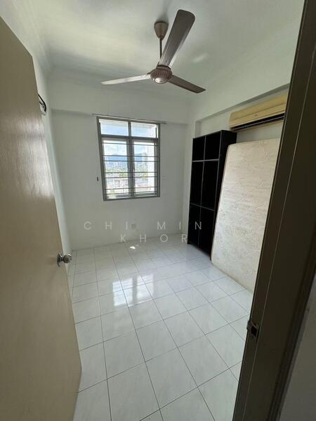 Taman Meranti untuk Untuk Disewa - RM 1,200 /bulan, Feb 2026 - Bedroom - PropertyGuru.com.my